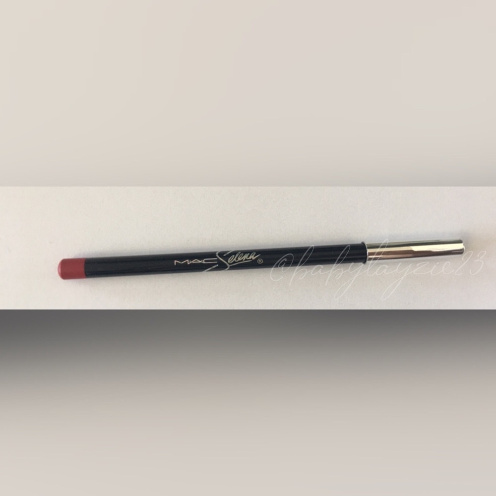 MAC x Selena Quintanilla Lip Liner - Selenaville💄